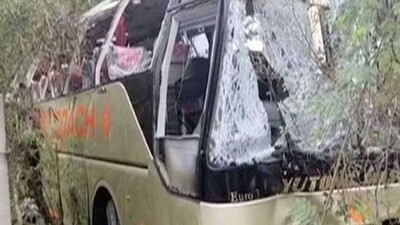 Pak-bus-accident