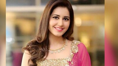 Raashi Khanna Slays In Steamy Pool Poses