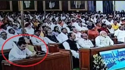 Rahul-with-mobile