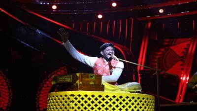 Sawai Bhatt Singing in Indian Idol 12's Grand Premiere