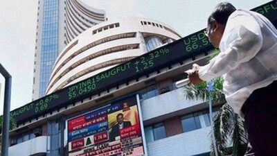 Sensex Ends At Fresh Peaks Post RBI Policy, Gold Plummets For 5th Consecutive Day