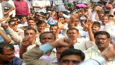 Teacher-protest-1