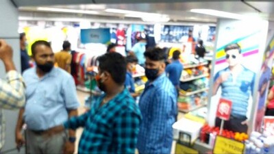 Covid-19 Norm Violation: Vishal Mega Mart Sealed, Rs 22000 Fine Collected By BMC