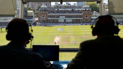 commentary-box