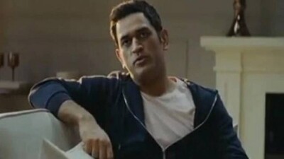 dhoni1