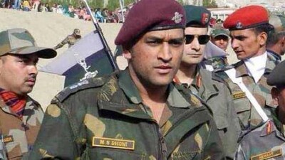 dhoni2