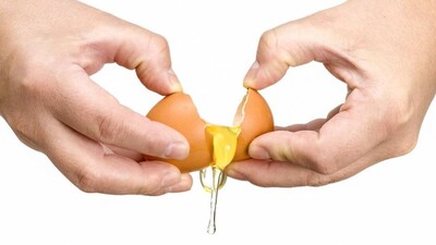 dont-throw-away-that-egg-yolk-header-v2-830x467