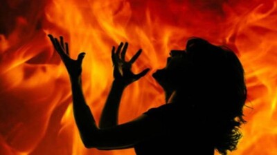 Pregnant rape victim burnt alive in UP's Mainpuri