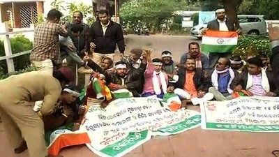 farmers-gherao-Arun-Sahoos