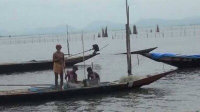 COVID-19 Restrictions Force Odisha Fishermen Gaze Uncertain Future