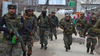 kashmir-srinagar-gunfight