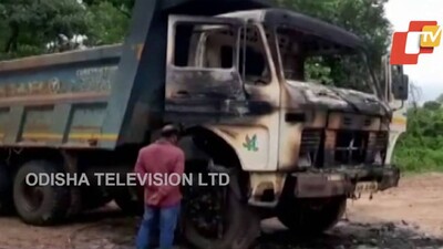 maoist-set-ablaze-vehicles