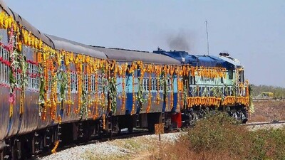 marriage-in-train