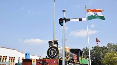 national-flag-at-railway-st