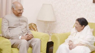 Kovind meets Lata Mangeshkar