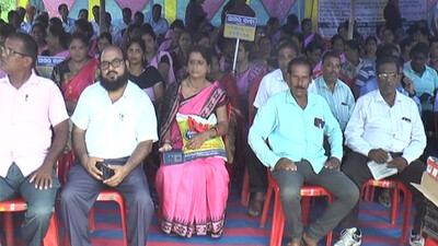 Primary teachers across Odisha stage protest