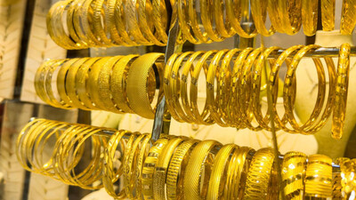 Gold prices surge to record high in Odisha