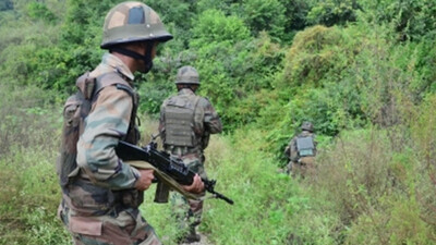 Indian Army retaliates to Pak troops' target forward