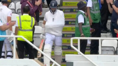 Chris Woakes braves dislocated shoulder, bats while wearing a sling