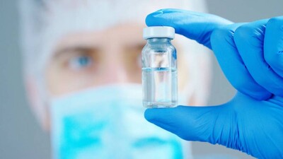 scientist-vaccine