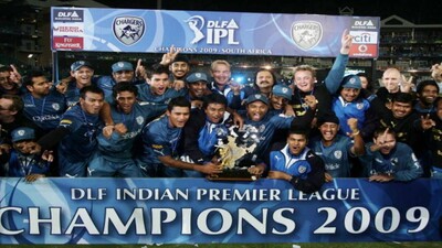 Deccan Chargers Lift Indian Premire League Season 2 Trophy