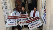 Congress MLAs Stage Dharna At Assembly Gate To Prevent MoS Home's Entry Into House