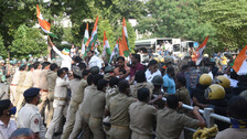 Congress scuffle with police in Bhubaneswar