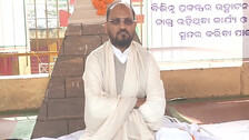 Congress MLA Stages Dharna Near Gandhi Statue Over Skipping Of Assembly Session By CM Naveen  