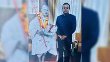 UP Assembly Elections: Inspired By PM Modi, Odisha Man Campaigns For BJP As 'Mahatma Gandhi'