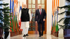 PM Modi, Russian Prez Putin discuss bilateral ties