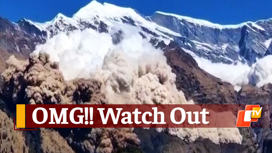 Caught On Camera Massive Avalanche Strikes Mustanga Area Of Nepal